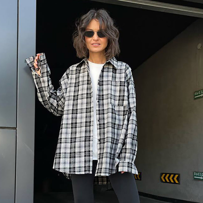 Fashion retro black and white plaid shirt women's medium and long niche outer layered shirt women's clothing